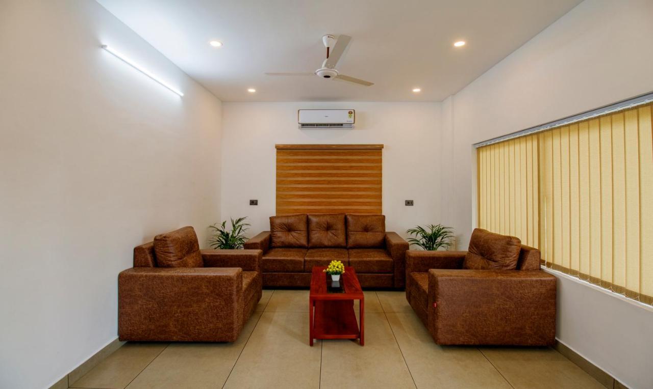 Treebo Amigos Residency Cochin Airport Hotel Kochi Exterior photo