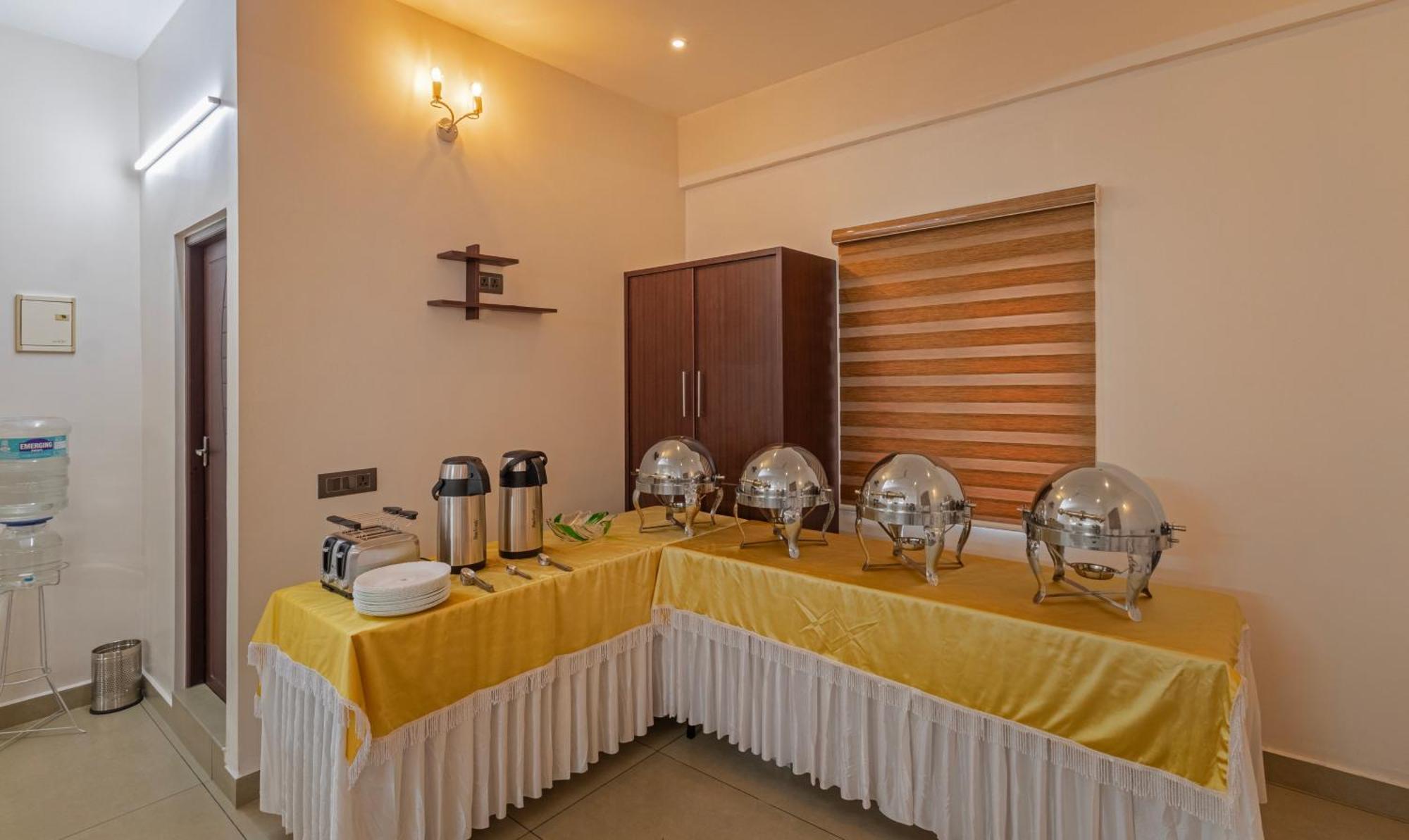 Treebo Amigos Residency Cochin Airport Hotel Kochi Exterior photo