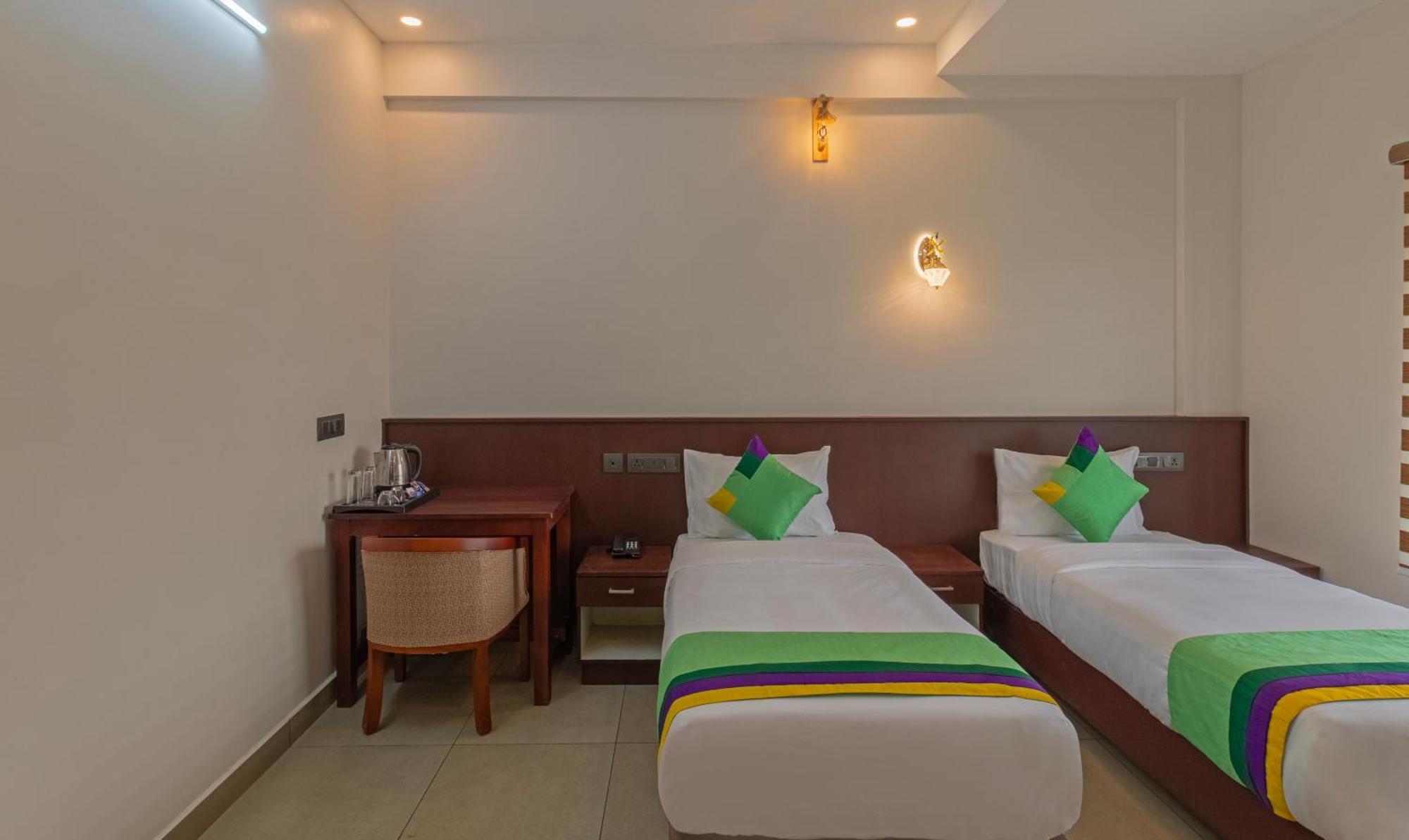 Treebo Amigos Residency Cochin Airport Hotel Kochi Exterior photo