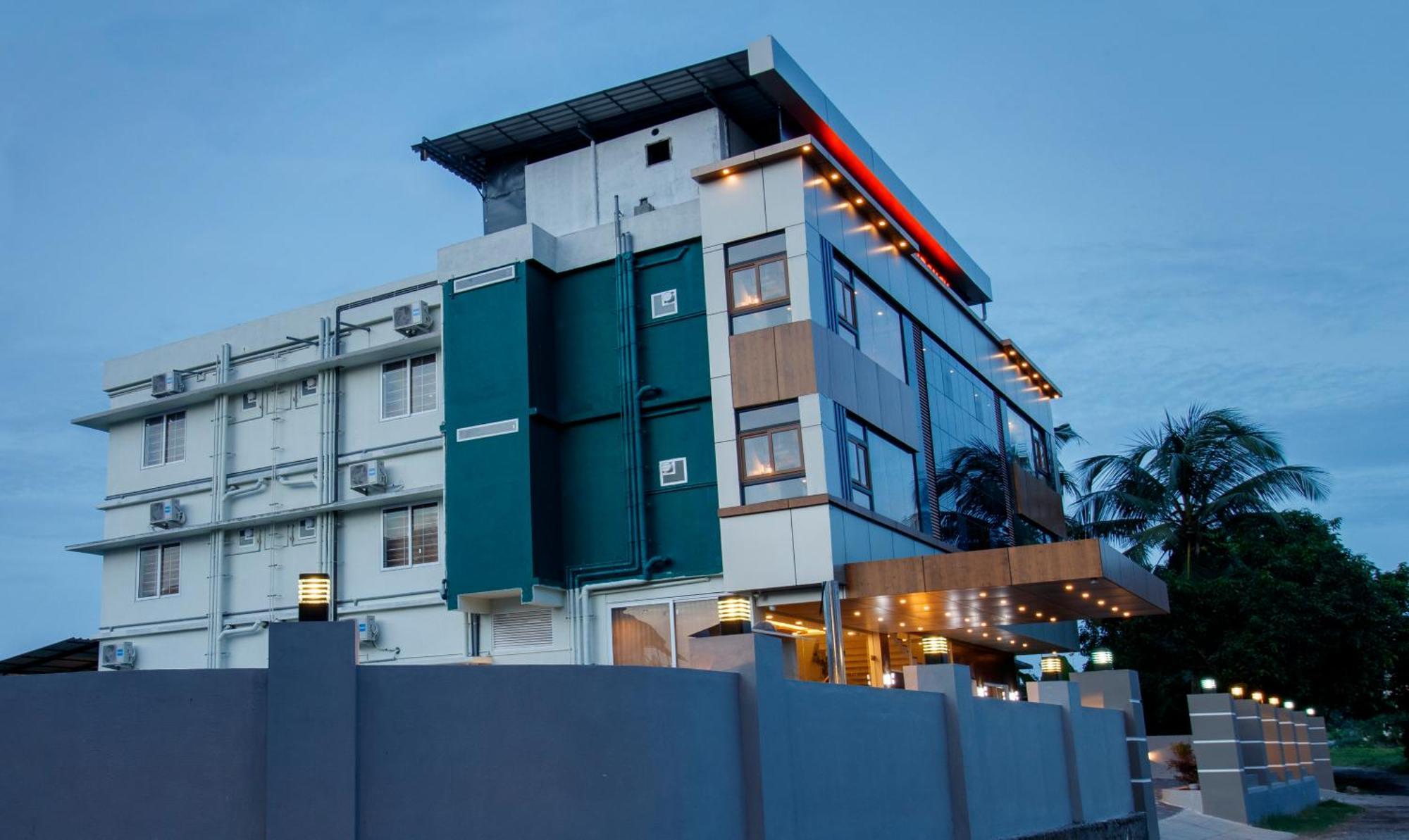 Treebo Amigos Residency Cochin Airport Hotel Kochi Exterior photo